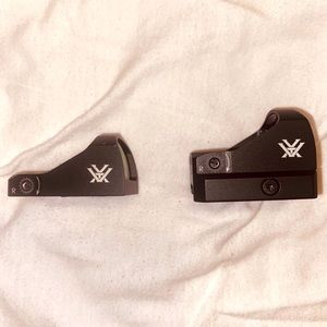 💥SOLD💥Two VORTEX VIPER 3 MOA red dots. One with 1913 mount, one without.